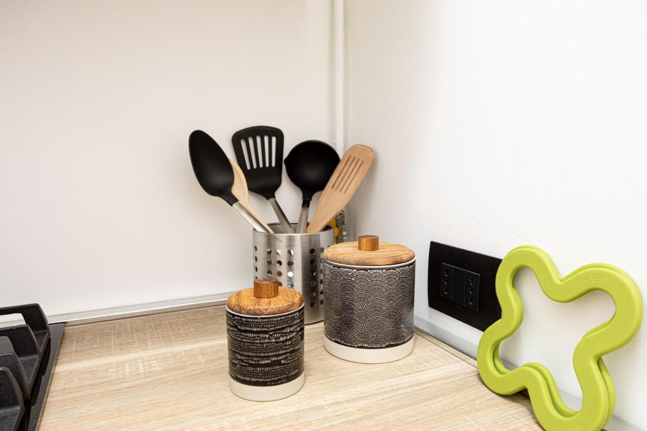 Xenia Apartments - Enjoy Porta Venezia In Modern Apt- 10 Min From Duomo Mediolan Zewnętrze zdjęcie